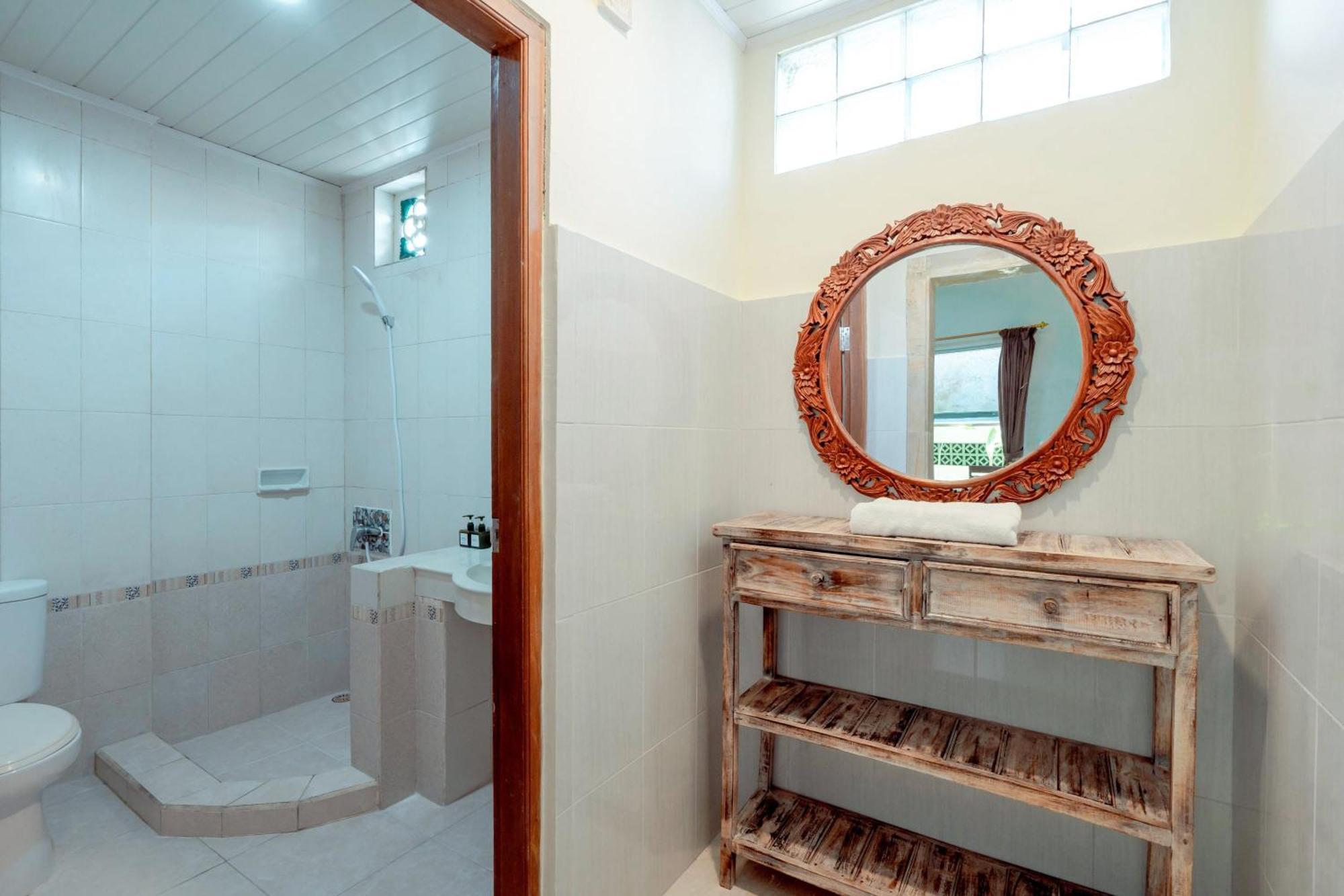 Urbanview Hotel Rasa Sayang Inn Tanjung Benoa Bali Kuta Selatan 외부 사진